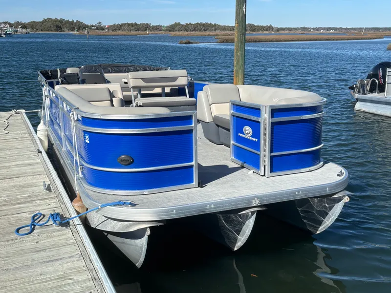 Slide: The Image of Princecraft Vectra 23 2022 - 2