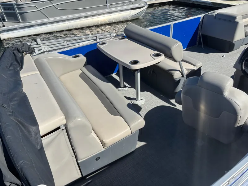 Slide: The Image of Princecraft Vectra 23 2022 - 5