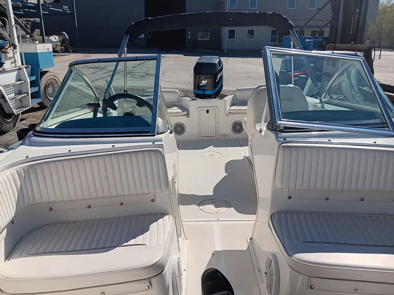 Slide: The Image of Boston Whaler 18 Ventura 2001 - 17