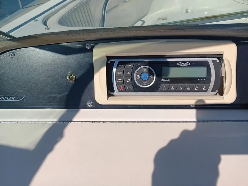 Slide: The Image of Boston Whaler 18 Ventura 2001 - 20