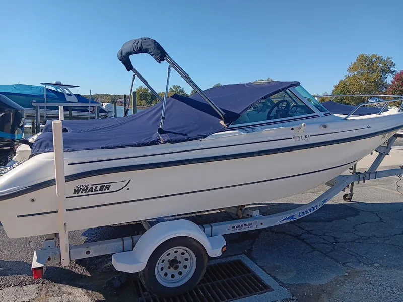 Slide: The Image of Boston Whaler 18 Ventura 2001 - 22