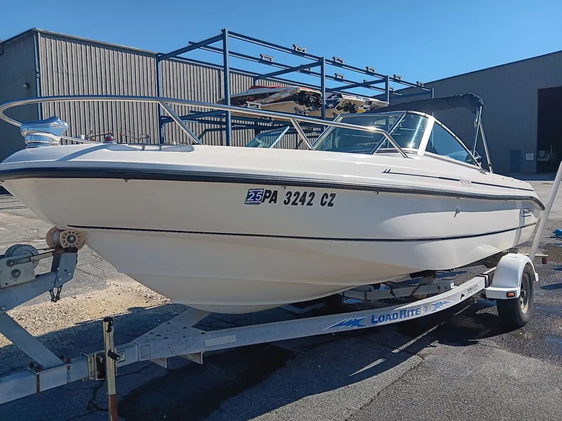 Slide: The Image of Boston Whaler 18 Ventura 2001 - 25