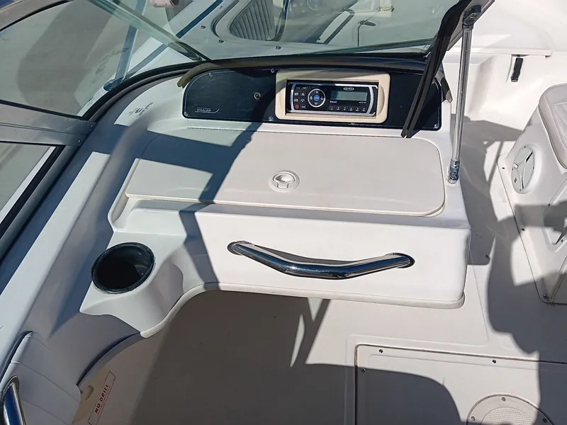 Slide: The Image of Boston Whaler 18 Ventura 2001 - 27