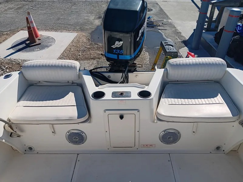 Slide: The Image of Boston Whaler 18 Ventura 2001 - 28