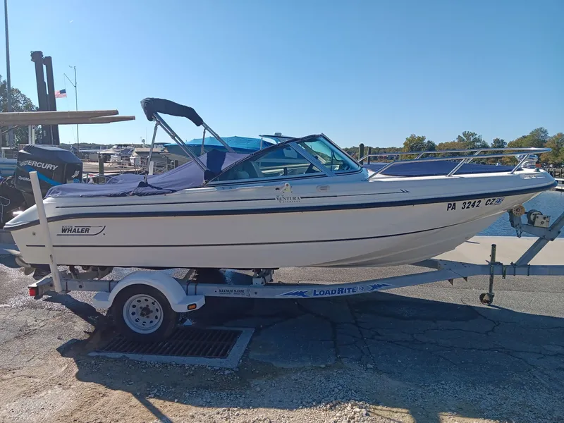 Slide: The Image of Boston Whaler 18 Ventura 2001 - 7