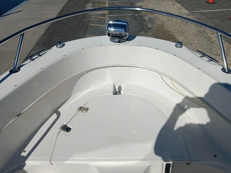 Slide: The Image of Boston Whaler 18 Ventura 2001 - 9