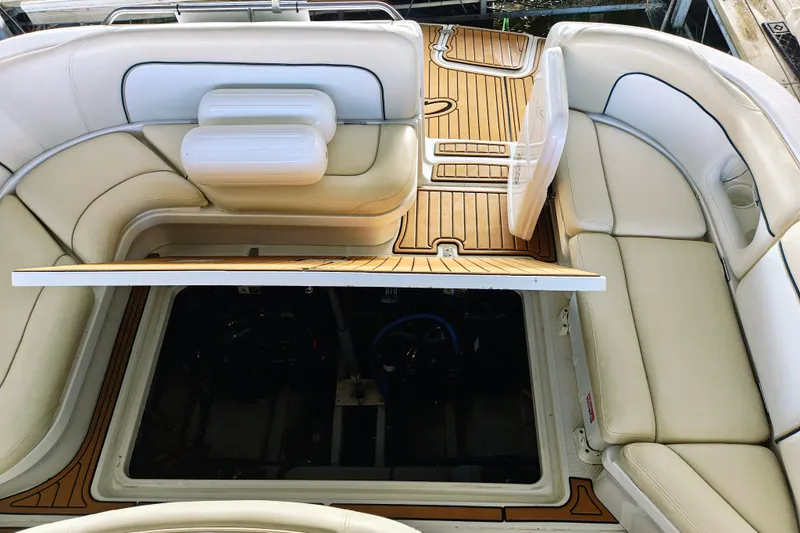 Slide: The Image of Engine Compartment Hydraulic platform - 10