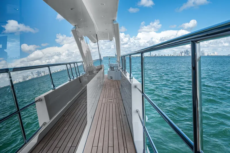 Slide: The Image of Azimut Grande 27 METRI yacht deck with ocean view, 2022 model. - 37