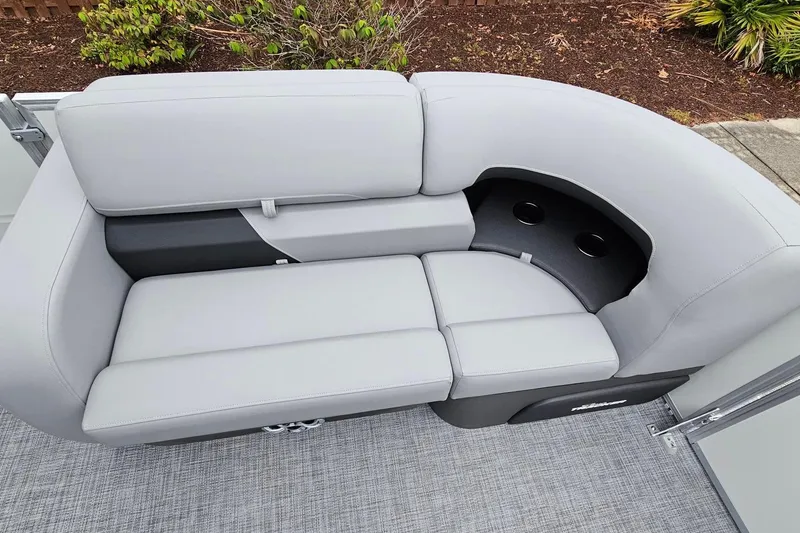 Slide: The Image of 2026 Sun Tracker Party Barge 22 RF XP3 with powerful 200 V6 engine, rear view. - 13