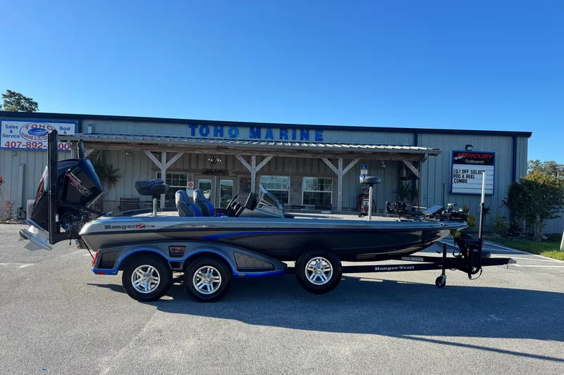 The Image of 2022 Ranger Z520R Cup-Equipped boat parked at Toho Marine dealership. - 1