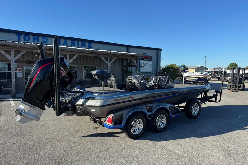 Slide: The Image of 2022 Ranger Z520R Cup-Equipped boat at Toho Marine dealership, featuring sleek design and powerful engine. - 3
