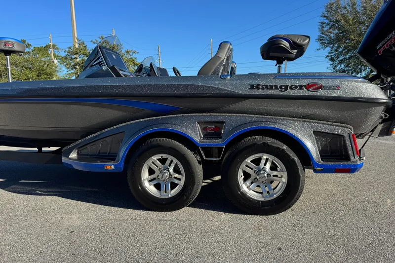 Slide: The Image of 2022 Ranger Z520R Cup-Equipped boat on trailer, side view, sunny day. - 6