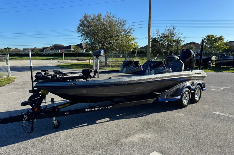 Slide: The Image of 2022 Ranger Z520R Cup-Equipped boat on trailer in parking lot. - 8