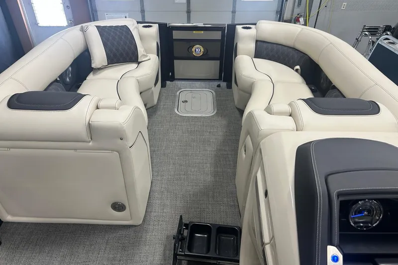 Slide: The Image of 2025 Barletta Lusso 25UE interior with luxurious seating and modern design. - 16