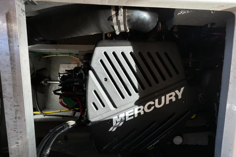 Slide: The Image of Meridian 381 Sedan 2004 - 52