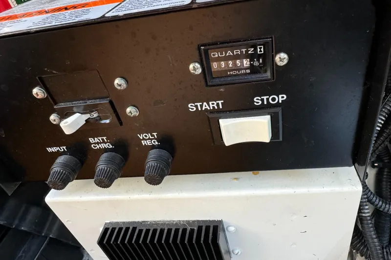 Slide: The Image of Meridian 381 Sedan 2004 - 53