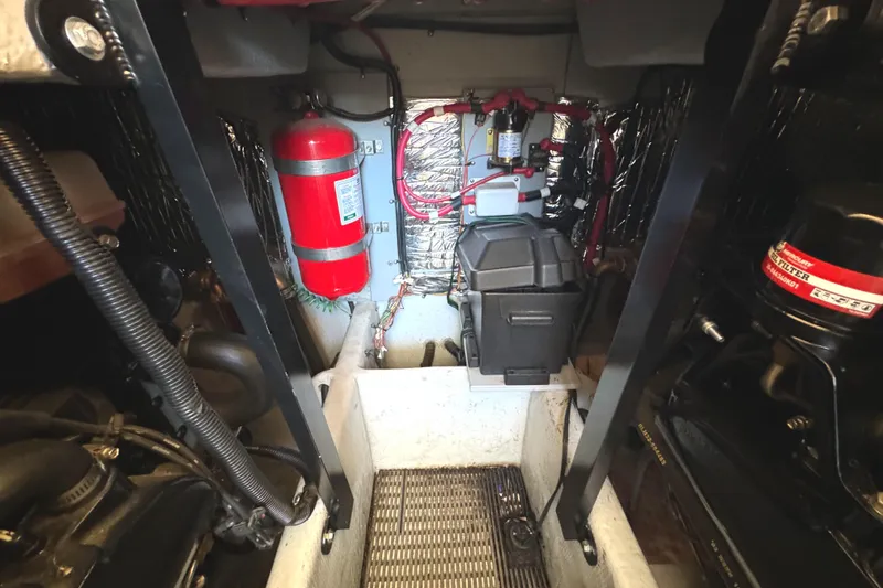 Slide: The Image of Meridian 381 Sedan 2004 - 54