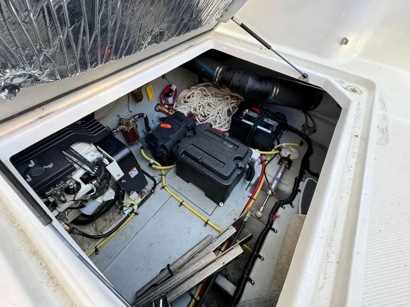 Slide: The Image of Meridian 381 Sedan 2004 - 57