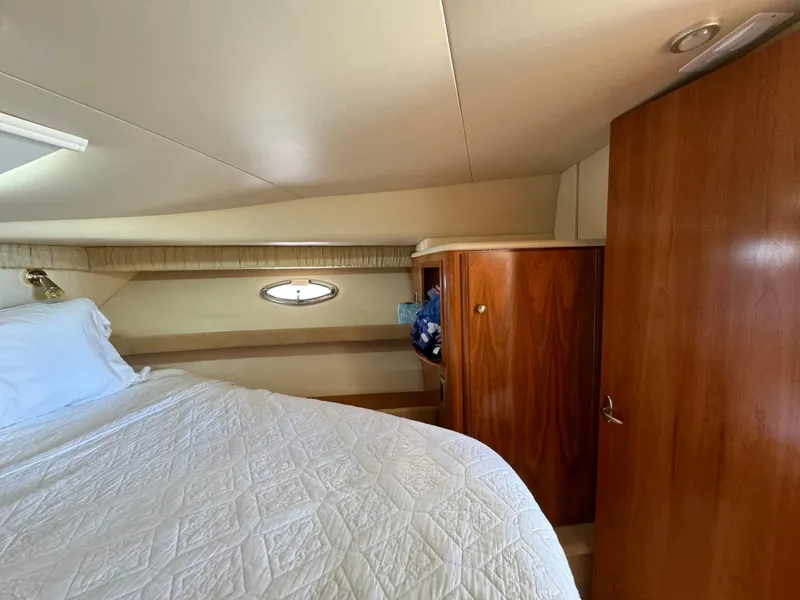 Slide: The Image of Meridian 381 Sedan 2004 - 28