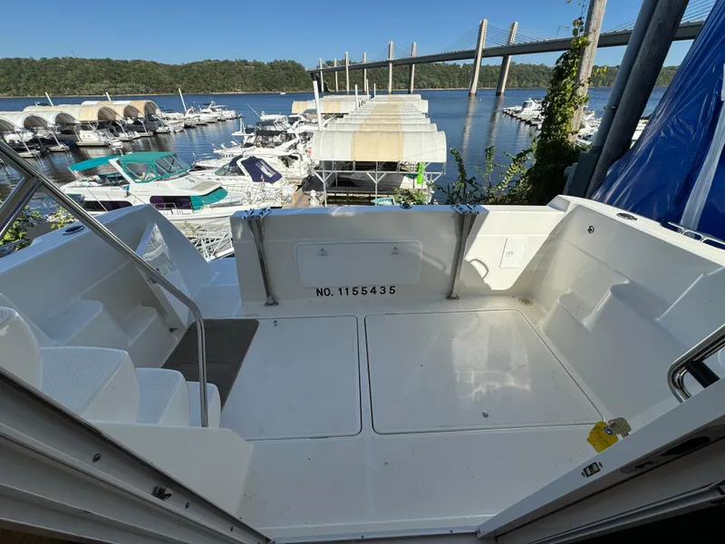 Slide: The Image of Meridian 381 Sedan 2004 - 3