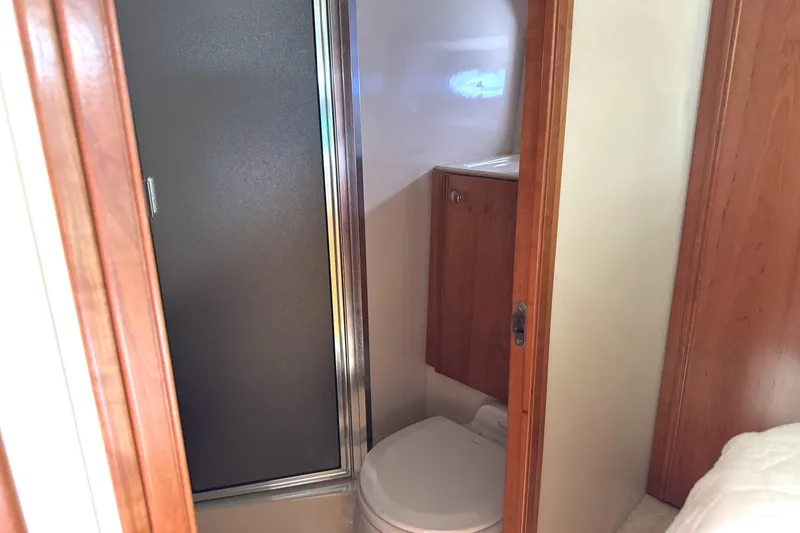 Slide: The Image of Meridian 381 Sedan 2004 - 31