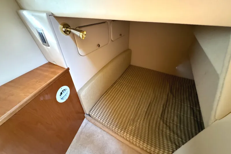 Slide: The Image of Meridian 381 Sedan 2004 - 38