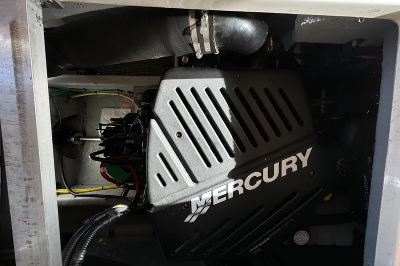 Slide: The Image of Meridian 381 Sedan 2004 - 49