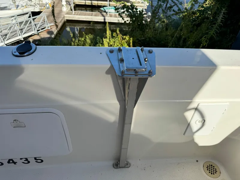 Slide: The Image of Meridian 381 Sedan 2004 - 58