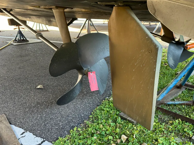 Slide: The Image of Meridian 381 Sedan 2004 - 61