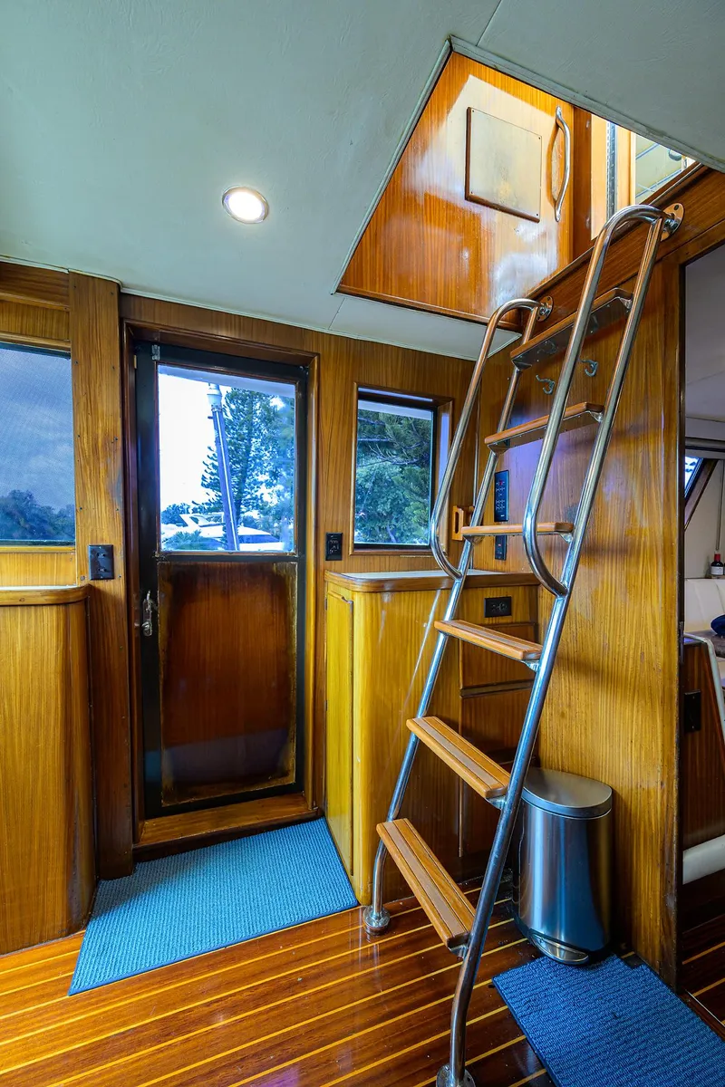 Slide: The Image of Hatteras 78 Cockpit Motor Yacht 1991 - 51