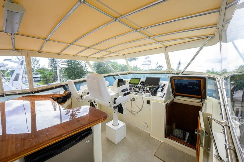 Slide: The Image of Hatteras 78 Cockpit Motor Yacht 1991 - 55