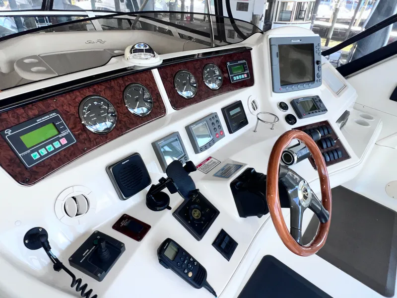 Slide: The Image of Sea Ray 480 Sedan Bridge 2003 - 15