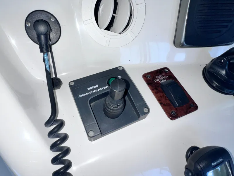 Slide: The Image of Sea Ray 480 Sedan Bridge 2003 - 22