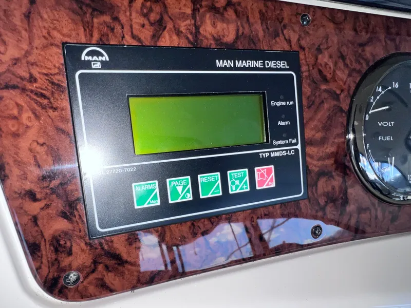 Slide: The Image of Sea Ray 480 Sedan Bridge 2003 - 24