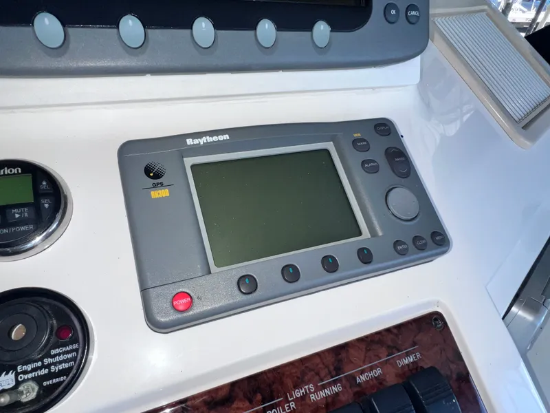 Slide: The Image of Sea Ray 480 Sedan Bridge 2003 - 26