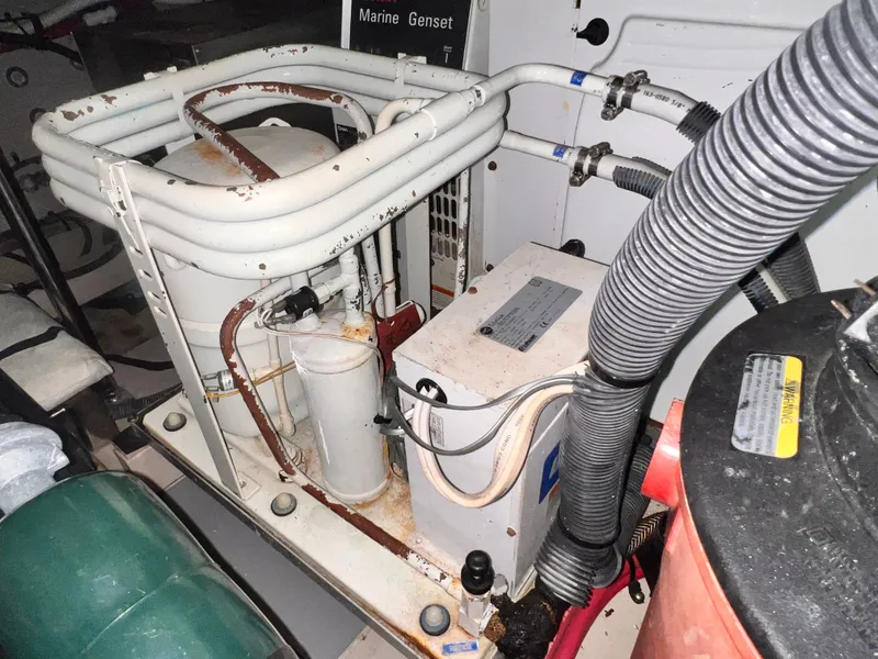 Slide: The Image of Sea Ray 480 Sedan Bridge 2003 - 79