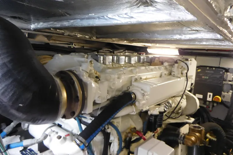 Slide: The Image of Sea Ray 480 Sedan Bridge 2003 - 83