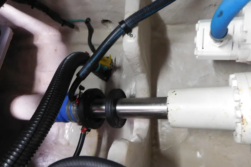 Slide: The Image of Sea Ray 480 Sedan Bridge 2003 - 86