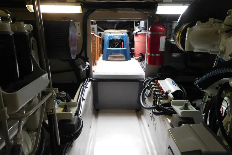 Slide: The Image of Sea Ray 480 Sedan Bridge 2003 - 90