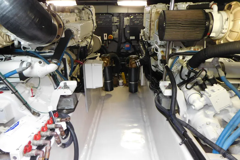 Slide: The Image of Sea Ray 480 Sedan Bridge 2003 - 95