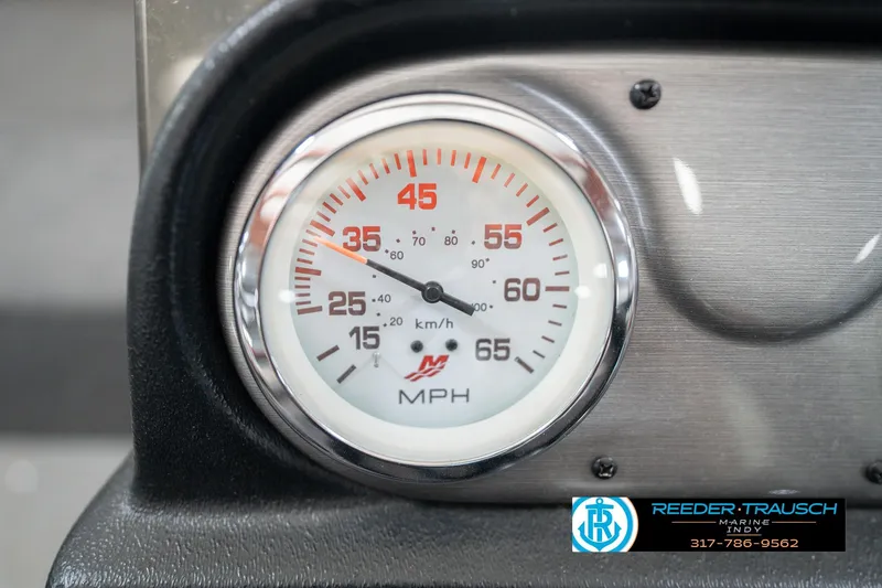 Slide: The Image of Speedometer of 2023 Lund 1650 Angler SS boat, displaying speed in MPH and km/h. - 31