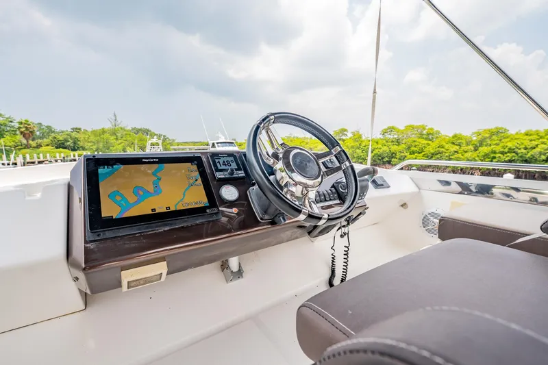 Slide: The Image of Galeon 510 Sky 2017 - 55