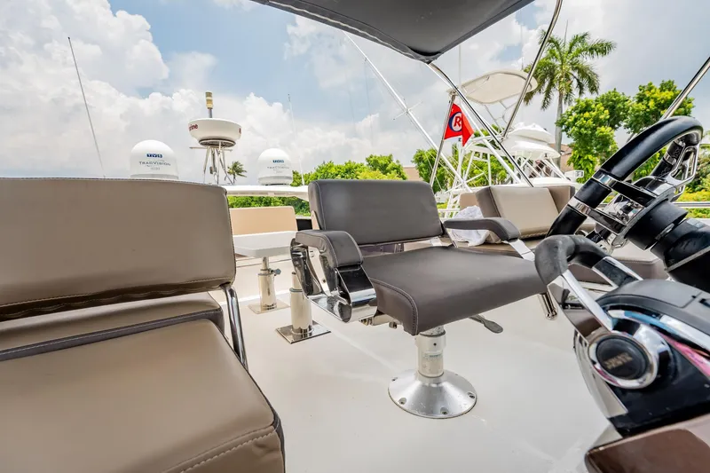 Slide: The Image of Galeon 510 Sky 2017 - 58