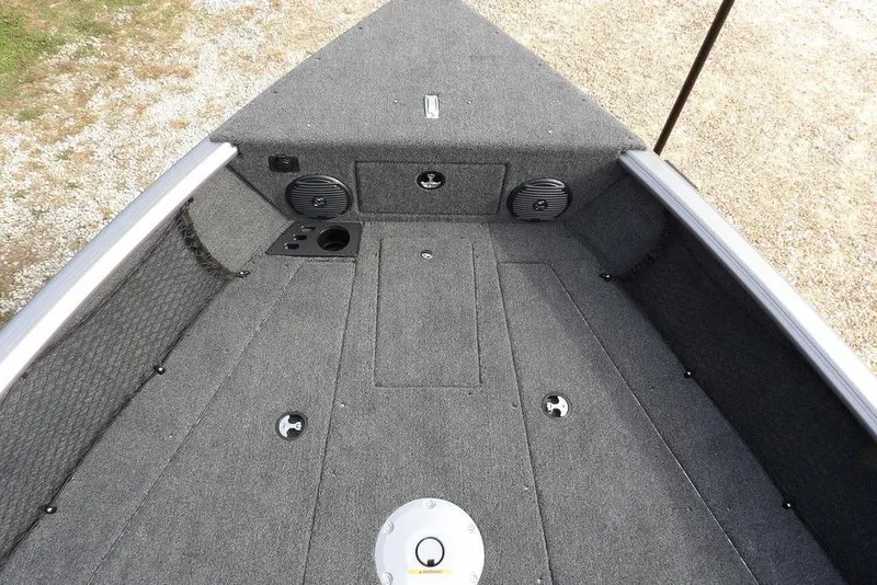 Slide: The Image of Close-up of Lund logo on 2026 Lund 1875 Impact XS Sport boat trailer. - 43