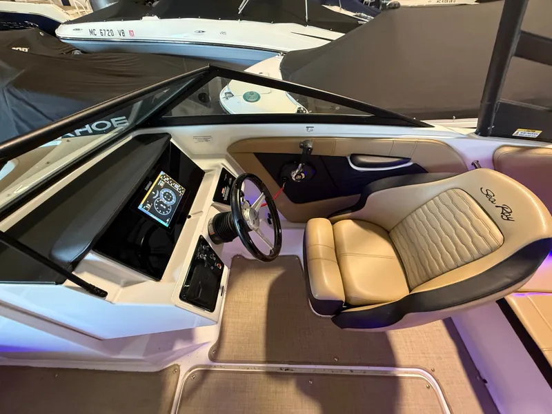 Slide: The Image of Sea Ray SPX 190 2023 - 15