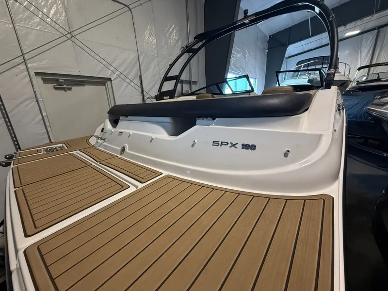 Slide: The Image of Sea Ray SPX 190 2023 - 2