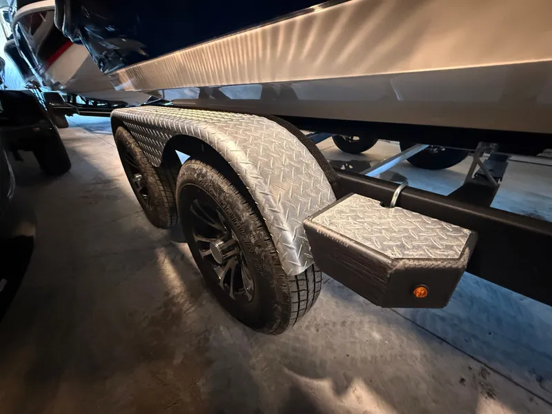 Slide: The Image of Sea Ray SPX 190 2023 - 23