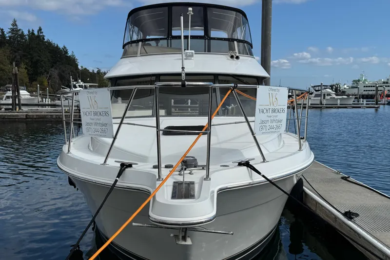 Slide: The Image of 1996 Carver 370 Voyager yacht docked at marina, offered by WS Yacht Brokers. - 46