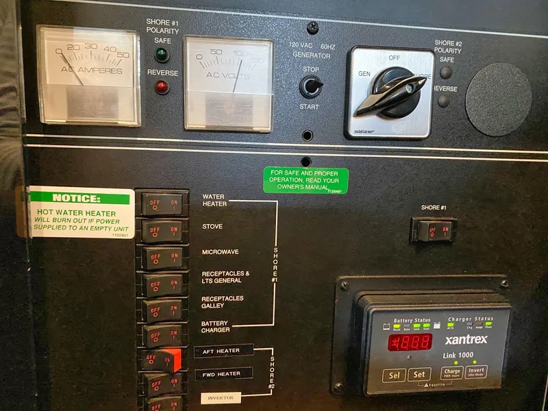 Slide: The Image of Carver Yachts 370 Voyager 1996 - 52