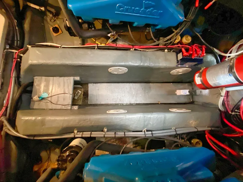 Slide: The Image of Carver Yachts 370 Voyager 1996 - 56